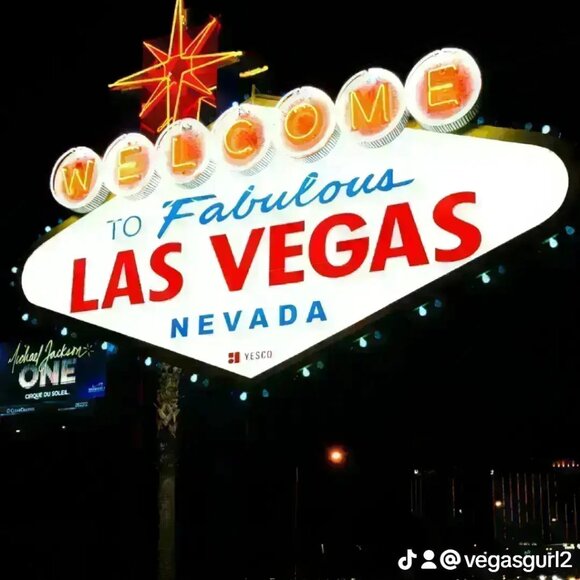 Fashion Nova Ivory White & Clear Sandals with Elegant Lace-Up Straps Size 9 - Picture 15 of 15